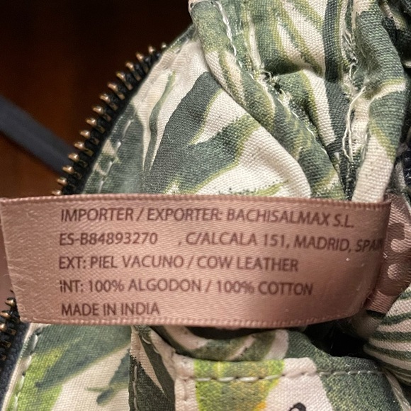 Salvador Bachiller Crossbody Bag - Picture 11 of 11